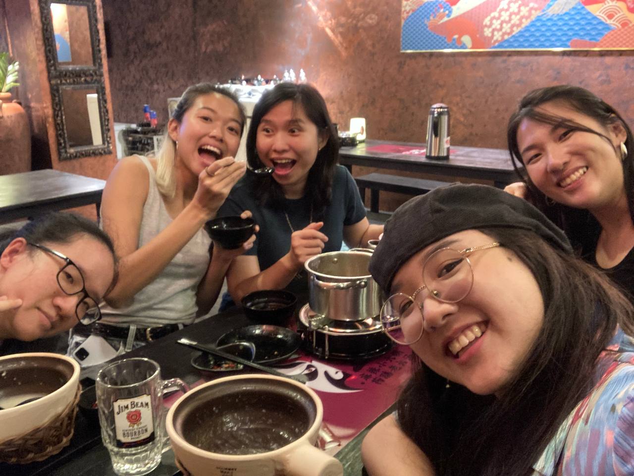 Taledrops Enjoying Hotpot Together